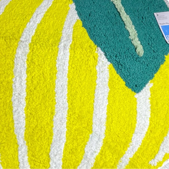 Lemon Shaped Bath Rug - Picture 6 of 10